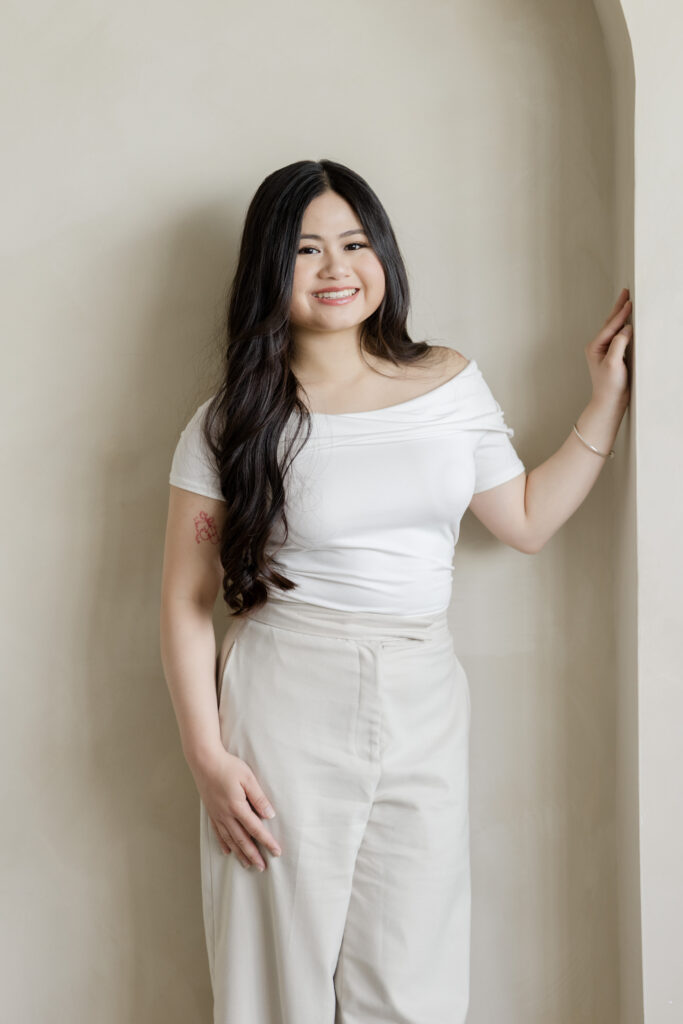 A professional photo of Shaira, an Assistant at HappyJo events.